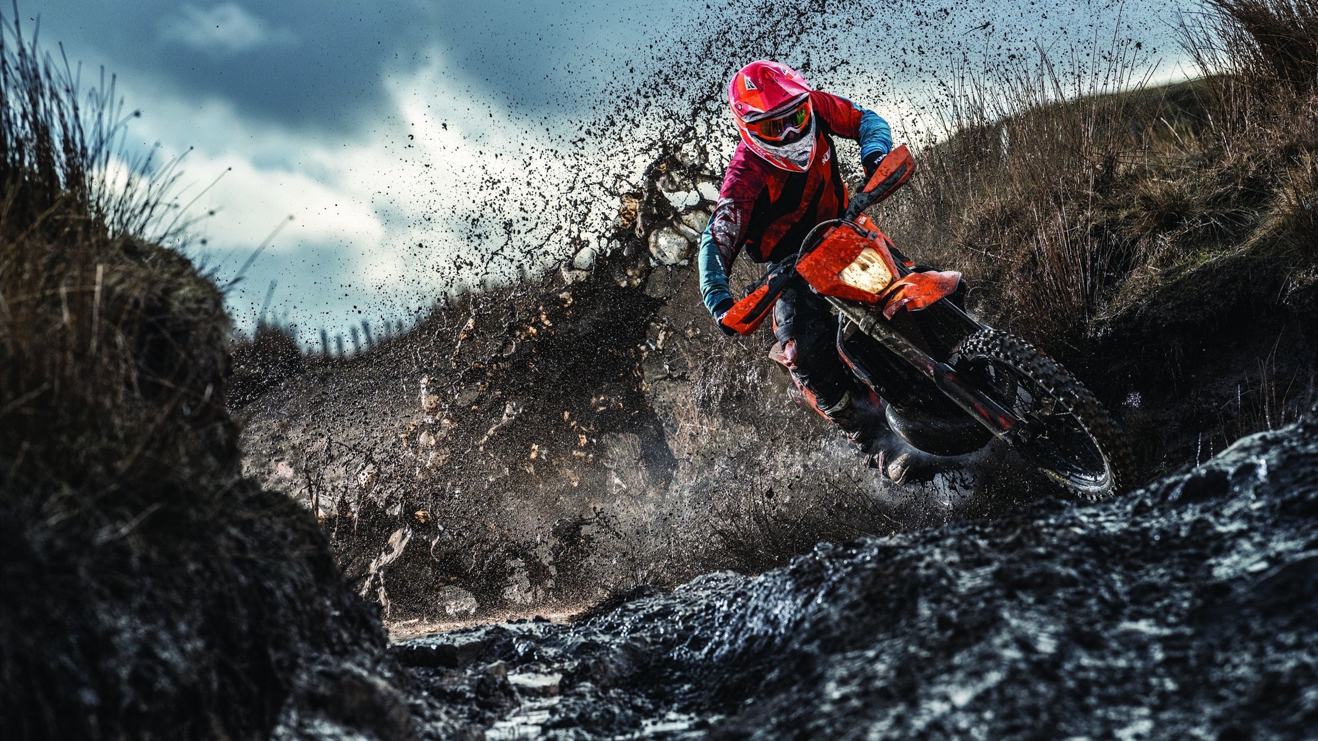 特斯·冯·迪克：充满创造力的中场球员，成为南非队攻防转换的桥梁